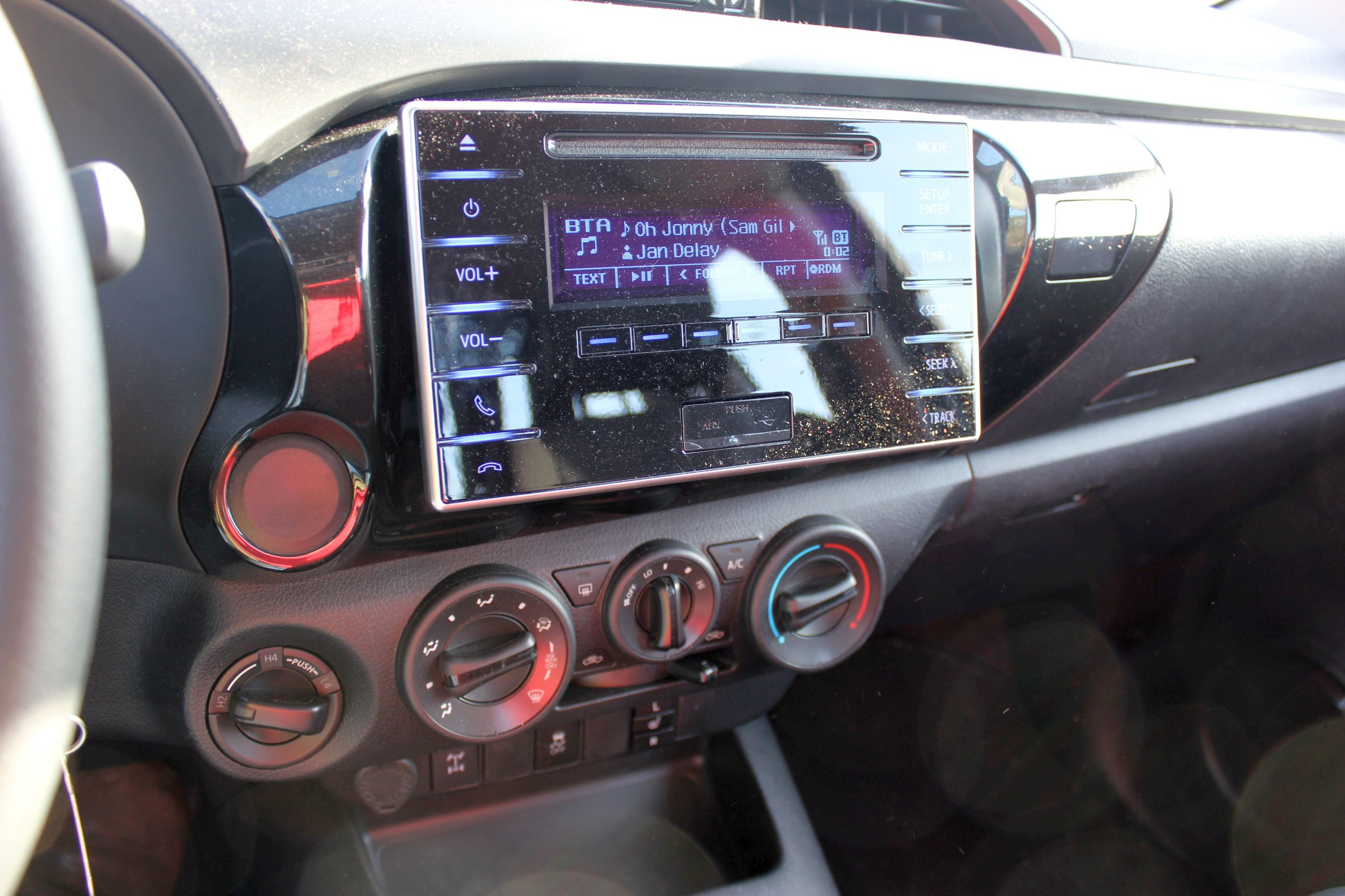 HiluxschwarzDutyXtracabBild10